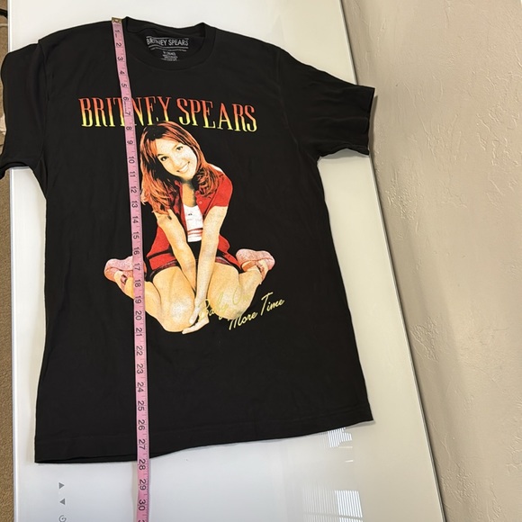 Britney Spears black short sleeve graphic T-shirt M - Picture 8 of 8